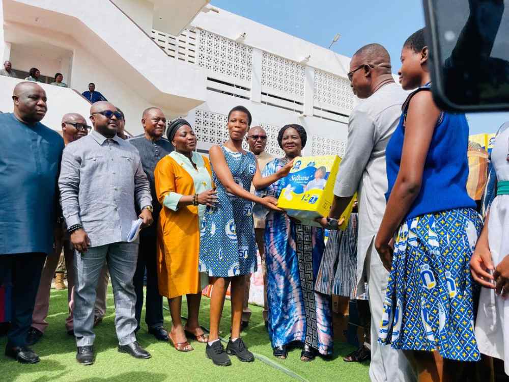 Upper West: Vice President Donates to School&nbsp;Pupils